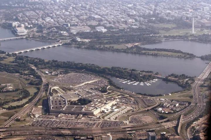 美国官员和三位知情人士透露，随着美军为应对中东战争可能采取的下一步行动做准备，美