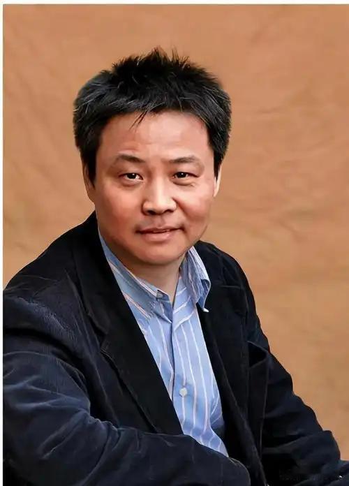 余华说：“人老了，最心酸的不是生活清贫，身体抱恙，而是突然有一天，你发现那个曾经