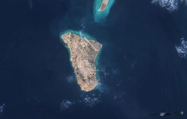 美媒爆料：特朗普考虑派兵攻占伊朗哈尔克岛关键石油库。川普迫于选票压力很可能铤而走