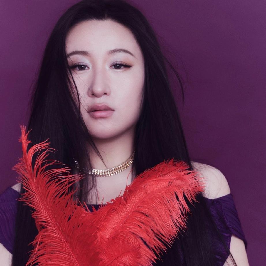 我朋友是健身教练，
他跟我说了句大实话，
像29岁的锤娜丽莎这样，大幅度暴瘦之后