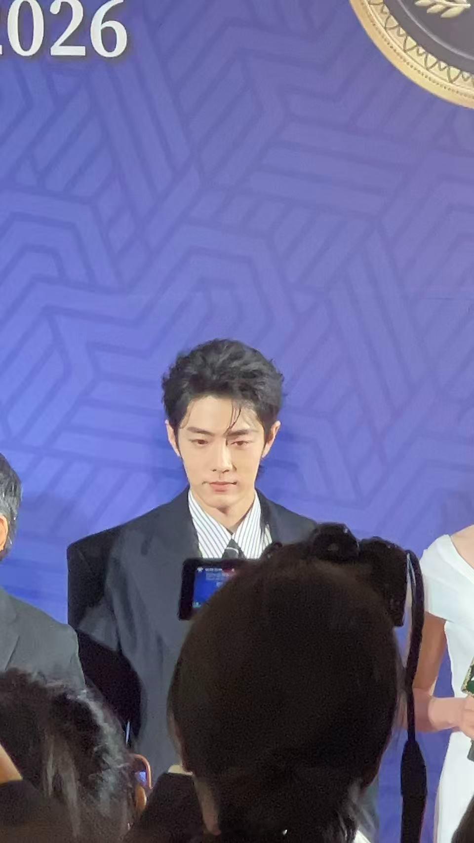 第一张图太搞笑了哈哈哈哈哈哈战战太帅 太帅啦🤩 