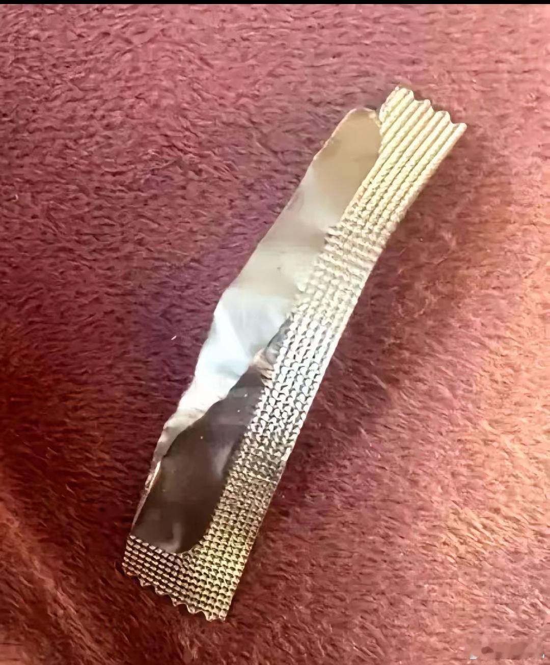 今天洗男朋友包的时候发现的。 ​​​