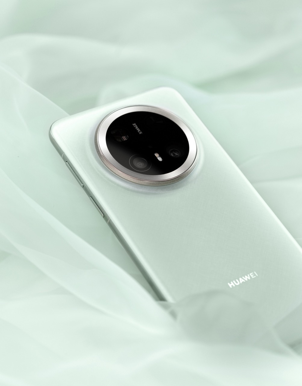 华为三款旗舰限时优惠闪击苹果 买个iPhone 17光等发货都能跨到国庆节后，结