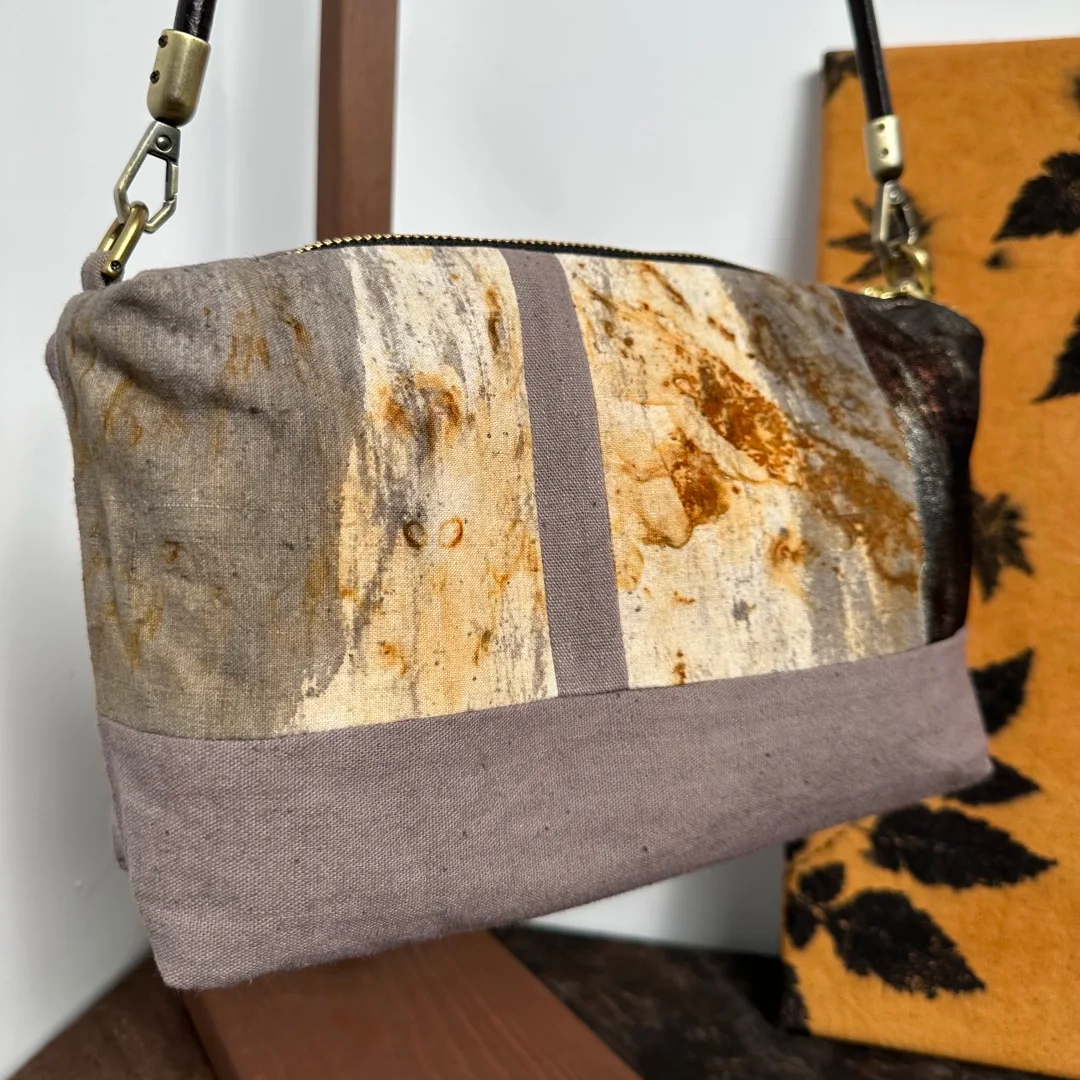 通勤包也要有氛围感！包包好物分享 石材印花自带故事感，搭配浅紫布面温柔又复古，肩