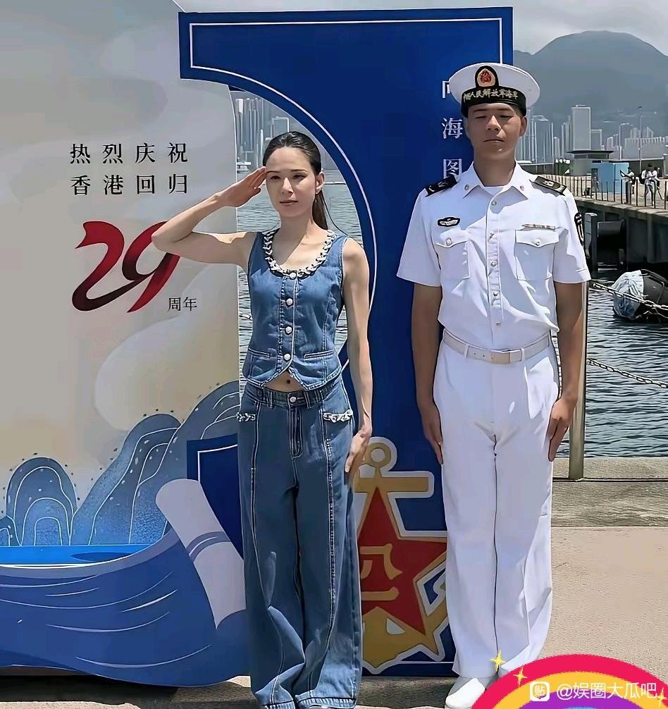 你敢相信李若彤她六十了么？虽然她没有孩子，但是她的人生活成了花 
