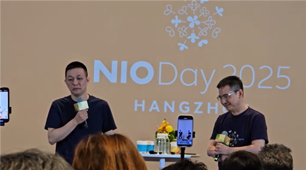 李斌：“如果按照大家公布的订单数，都有1亿了，我们没有参与这个‘通货膨胀’。” 