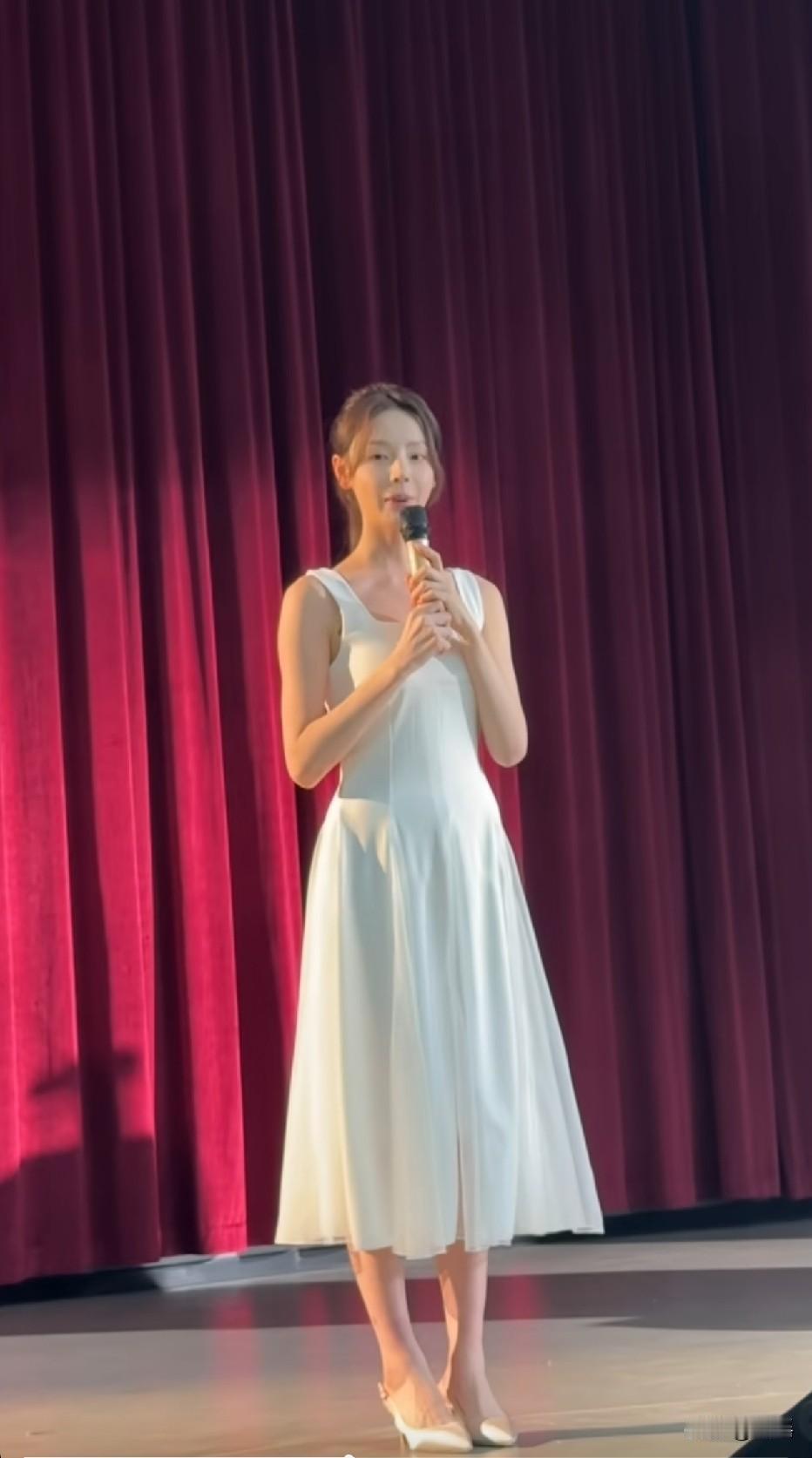 这种表面清纯的  ，反差最迷人了