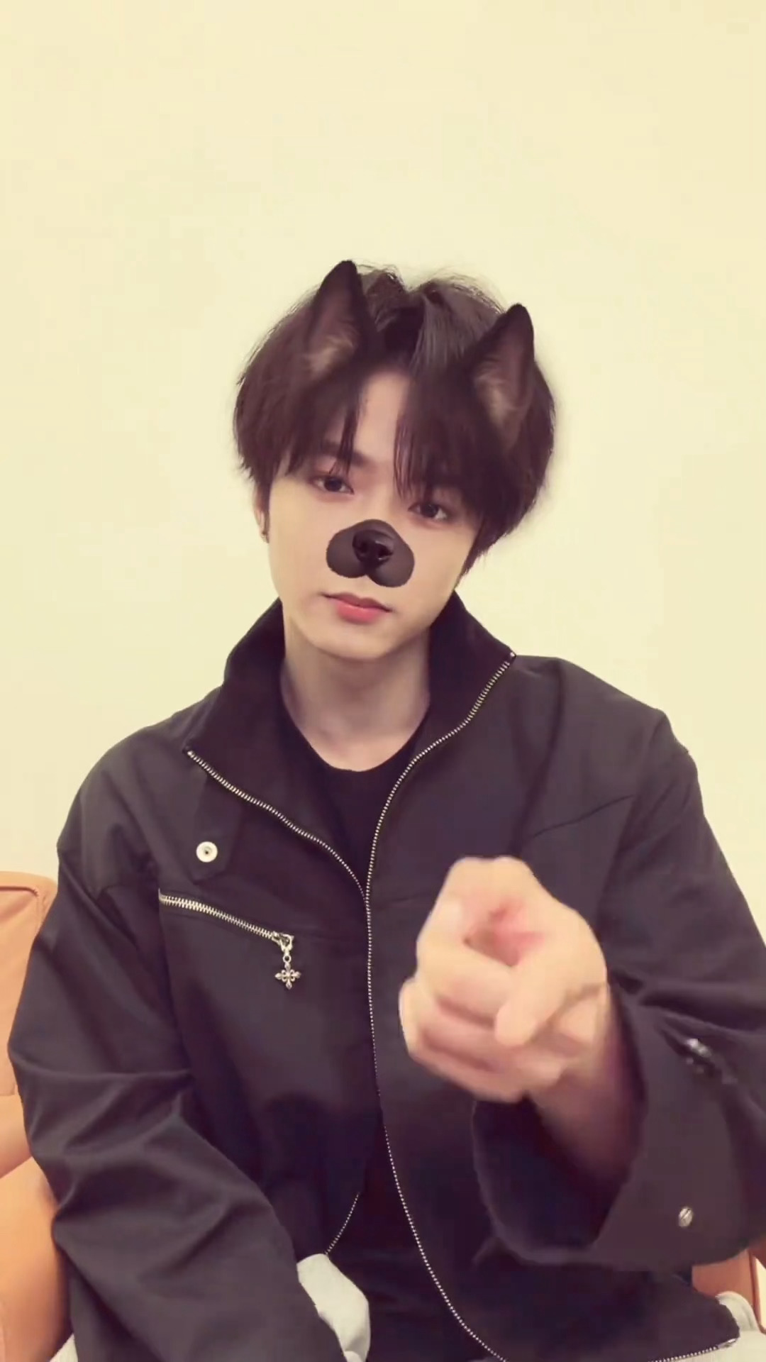 刘耀文丨放只小狗在这儿 你们帮我看着点🐶