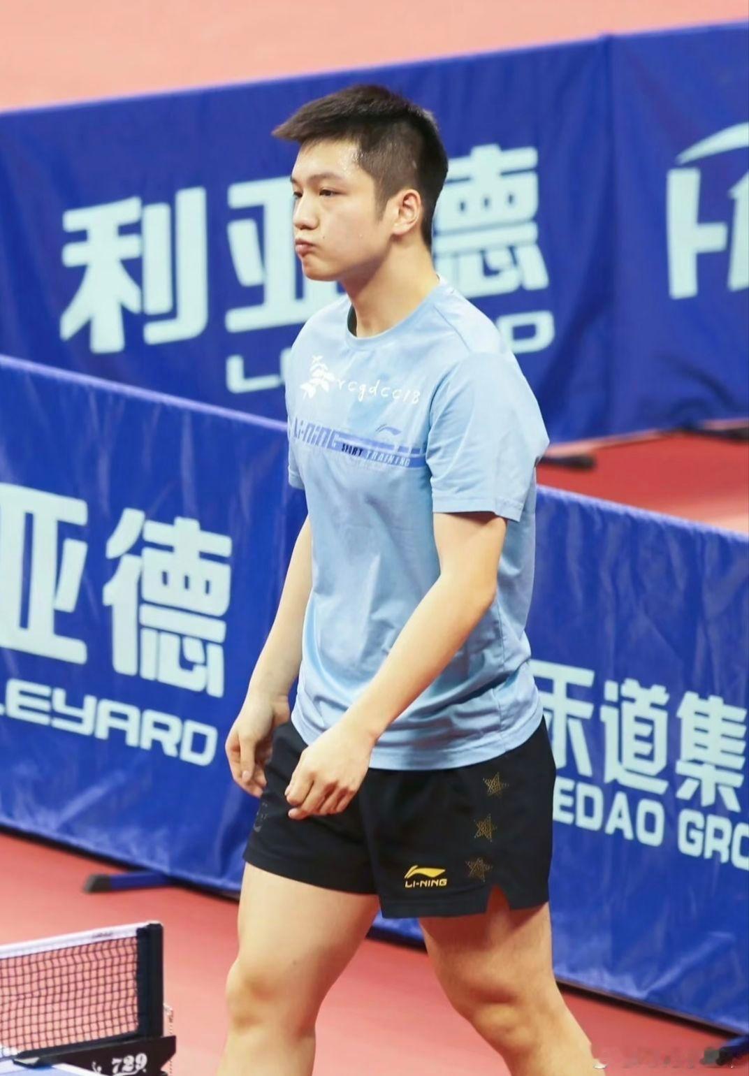 东东的小小反差感：   