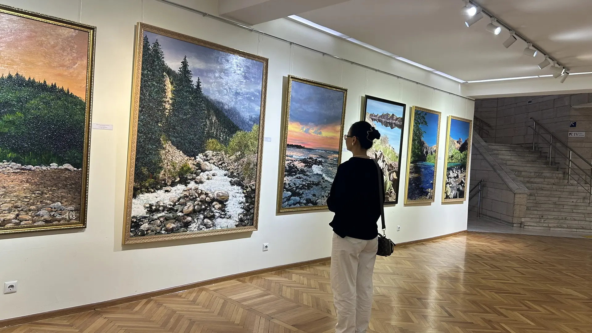 爱和信任被消耗完了 你再也不特别了