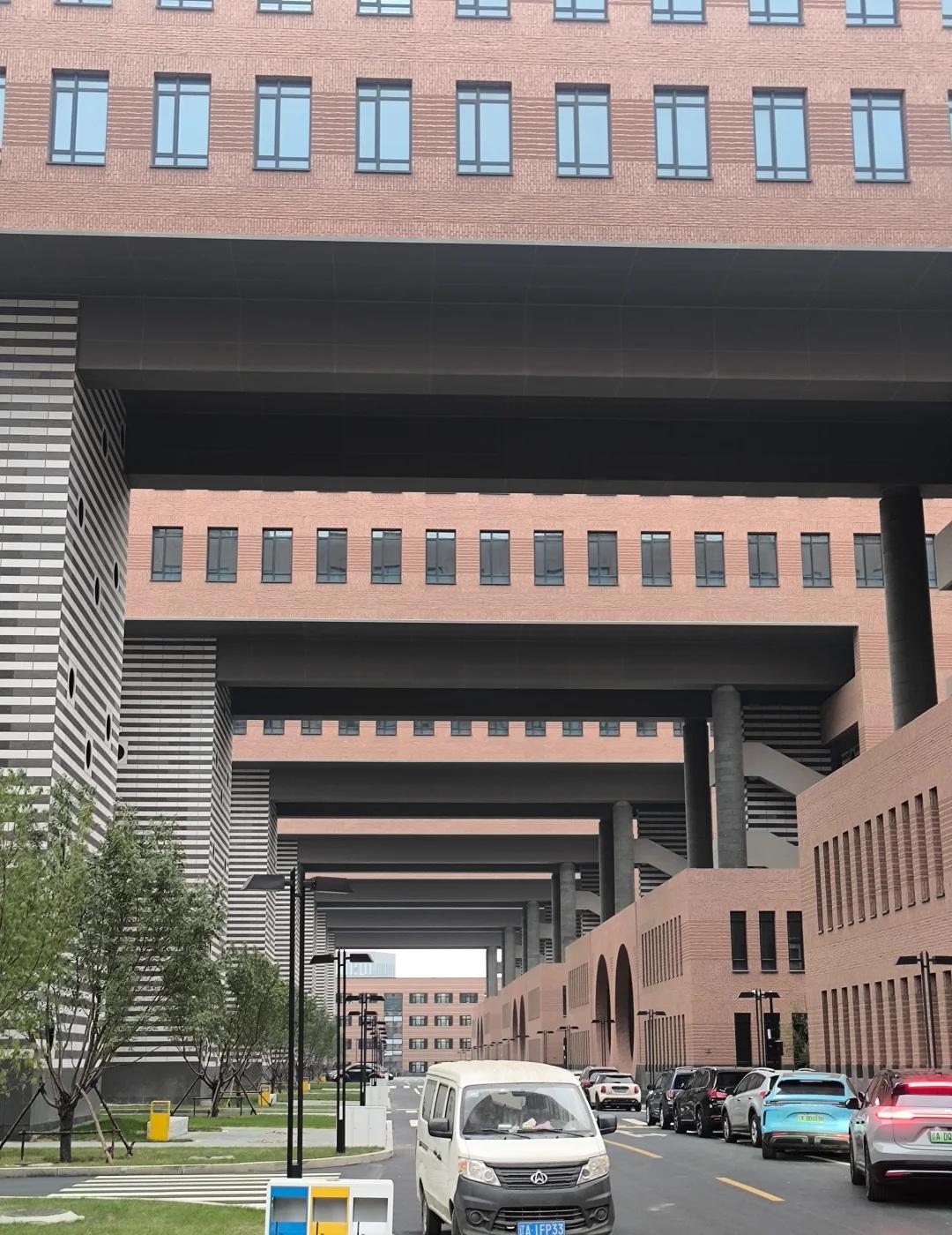 鲁迅美术学院沈阳校区
沈阳校区一日游建筑学