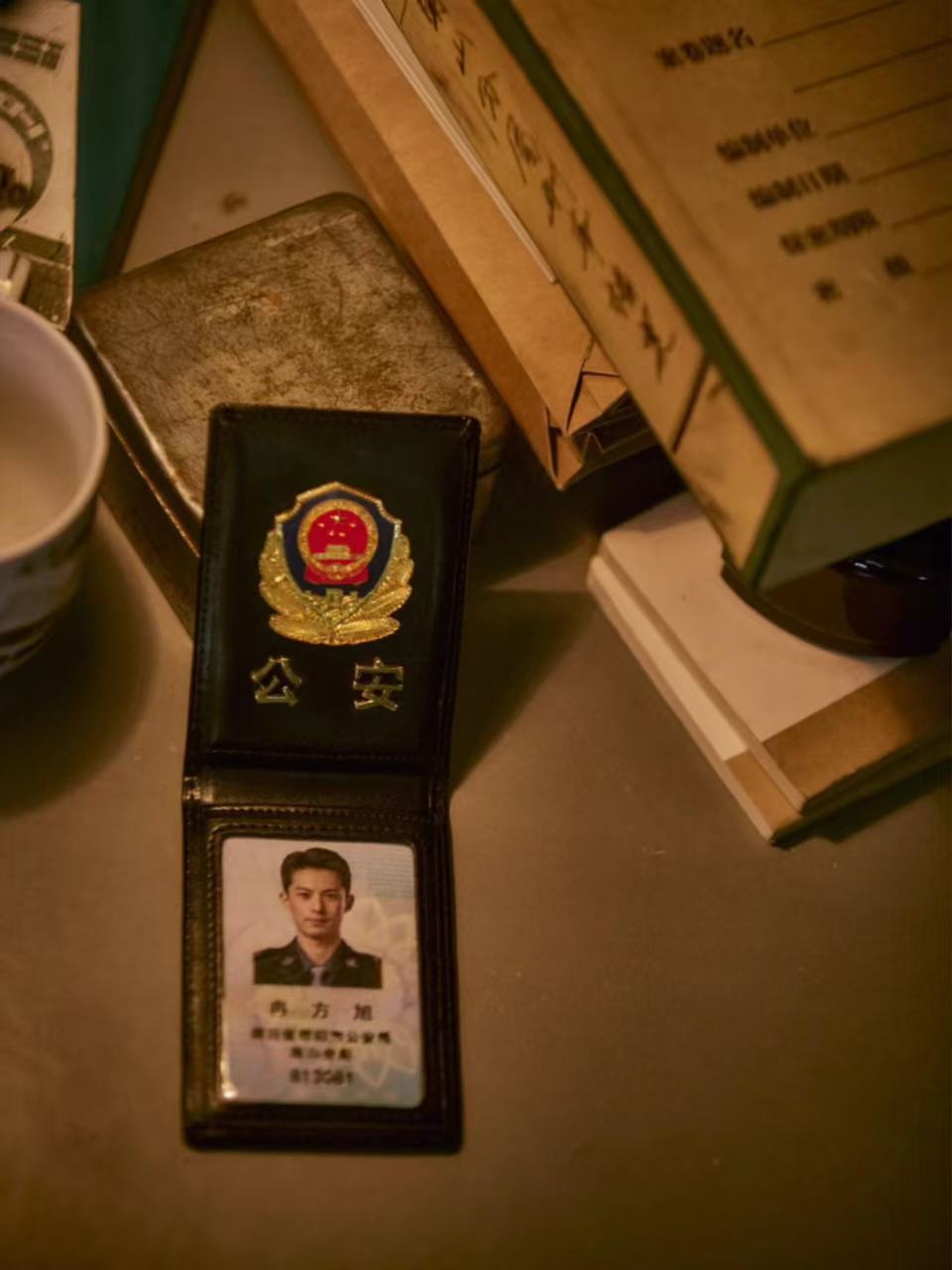 陈祉希发文谈王鹤棣转型陈祉希发文谈王鹤棣转型，直言他彻底摆脱舒适区，不会困在星光