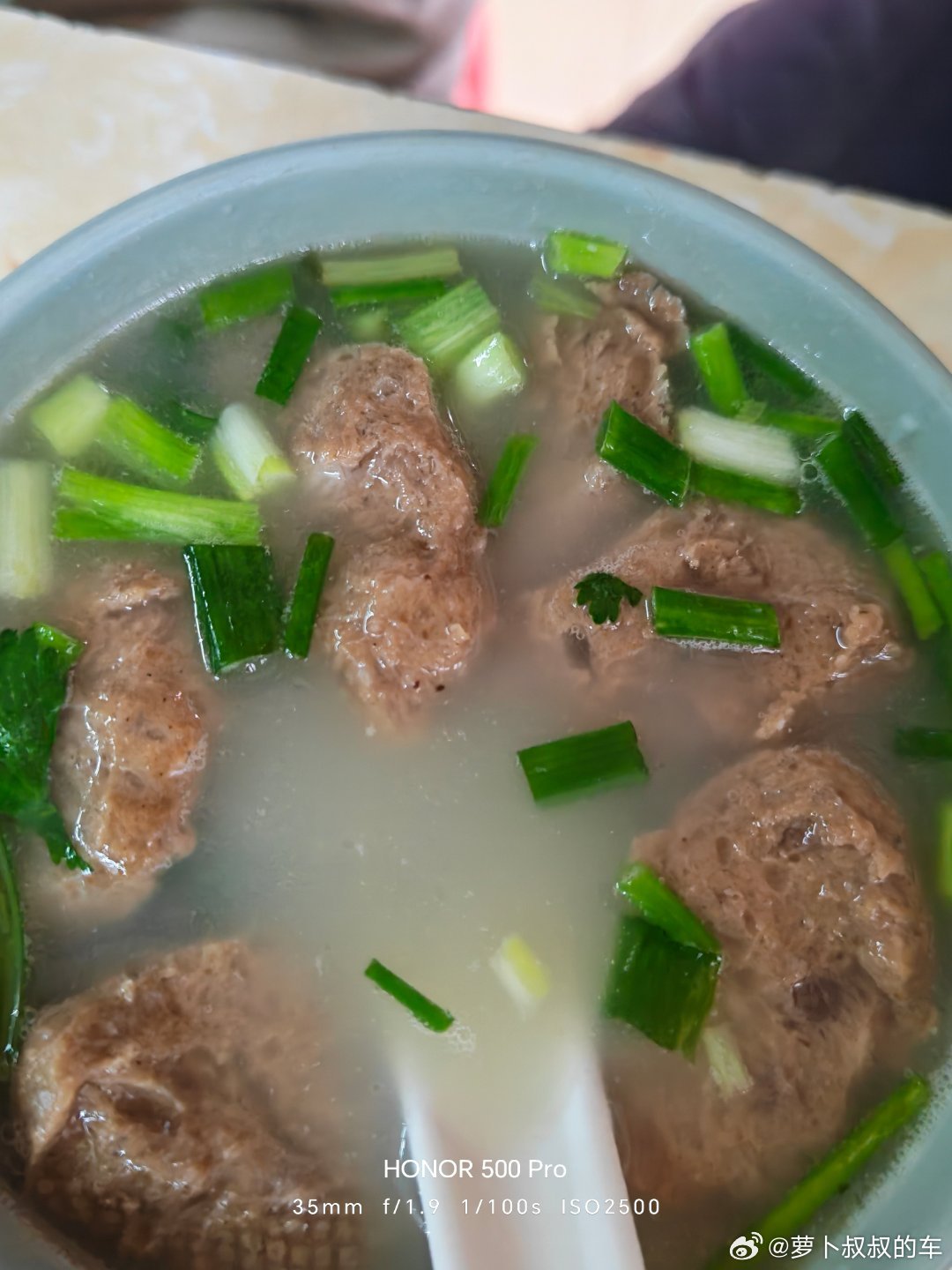 做旅游博主感觉真不错，到处走走看看。回老家住俯瞰全市的酒店，有且只有这一家，汕尾