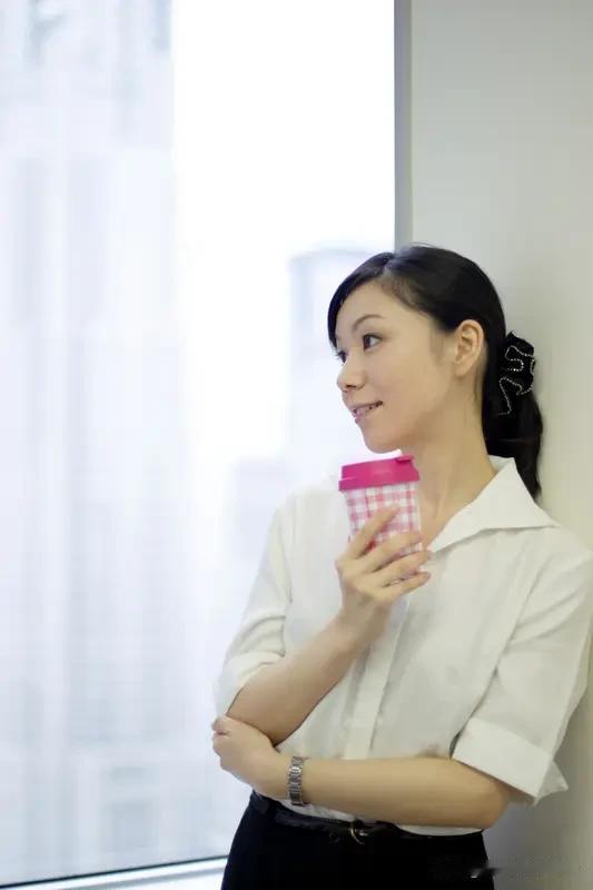 前阵子公司传得沸沸扬扬的事，30岁的女同事，孩子刚上幼儿园，和合作方的已婚男搞到