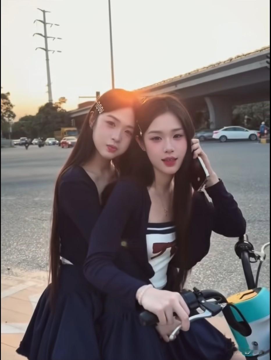 如果她们两个同时追我，我该怎么办？兄弟们