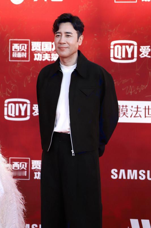 【于和伟天坛奖影帝】
         实至名归，是金子永运是发光。于和伟的戏无