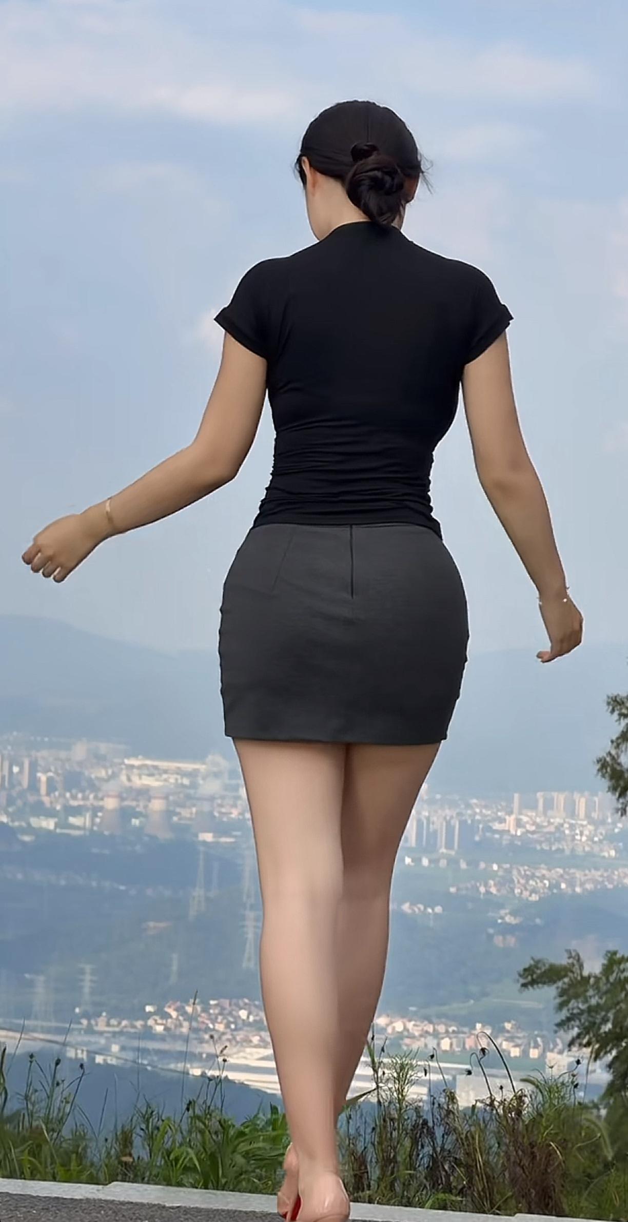一览众山小！[微笑]