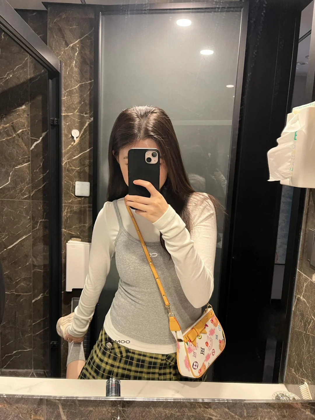 plog好爱这件白灰搭配