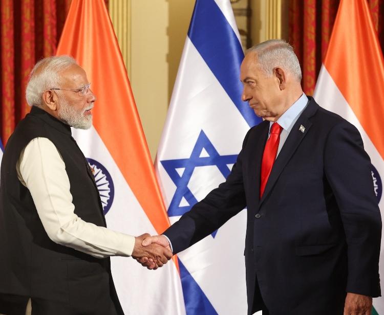印度总理莫迪今天发文说：“我与以色列总理本杰明·内塔尼亚胡通了电话，讨论了当前的