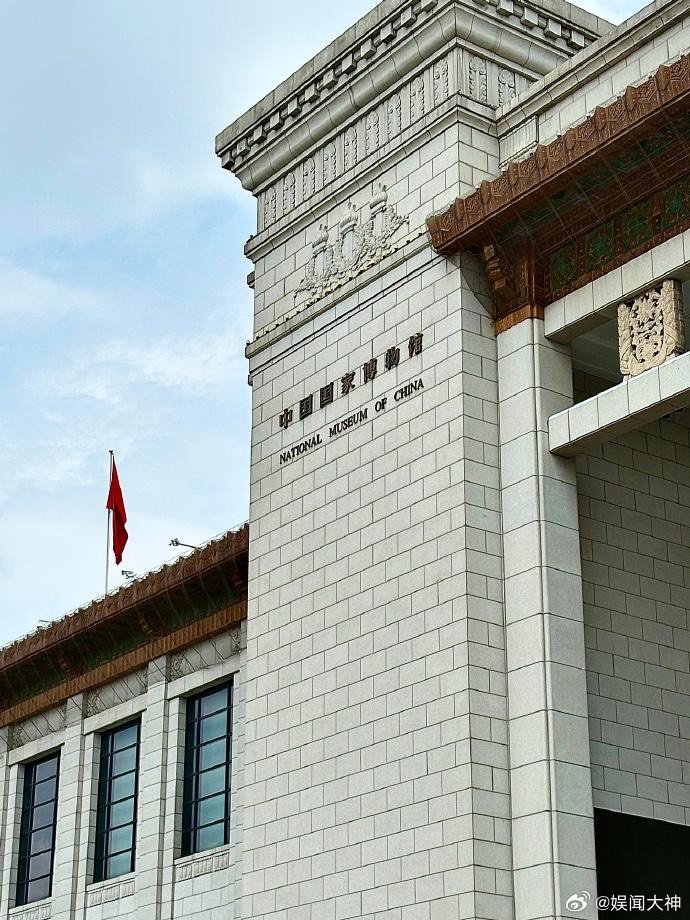 北京解锁狂欢周末新方式北京打工人疯玩周末图鉴北京为打工人打造了氛围感露天音乐节，