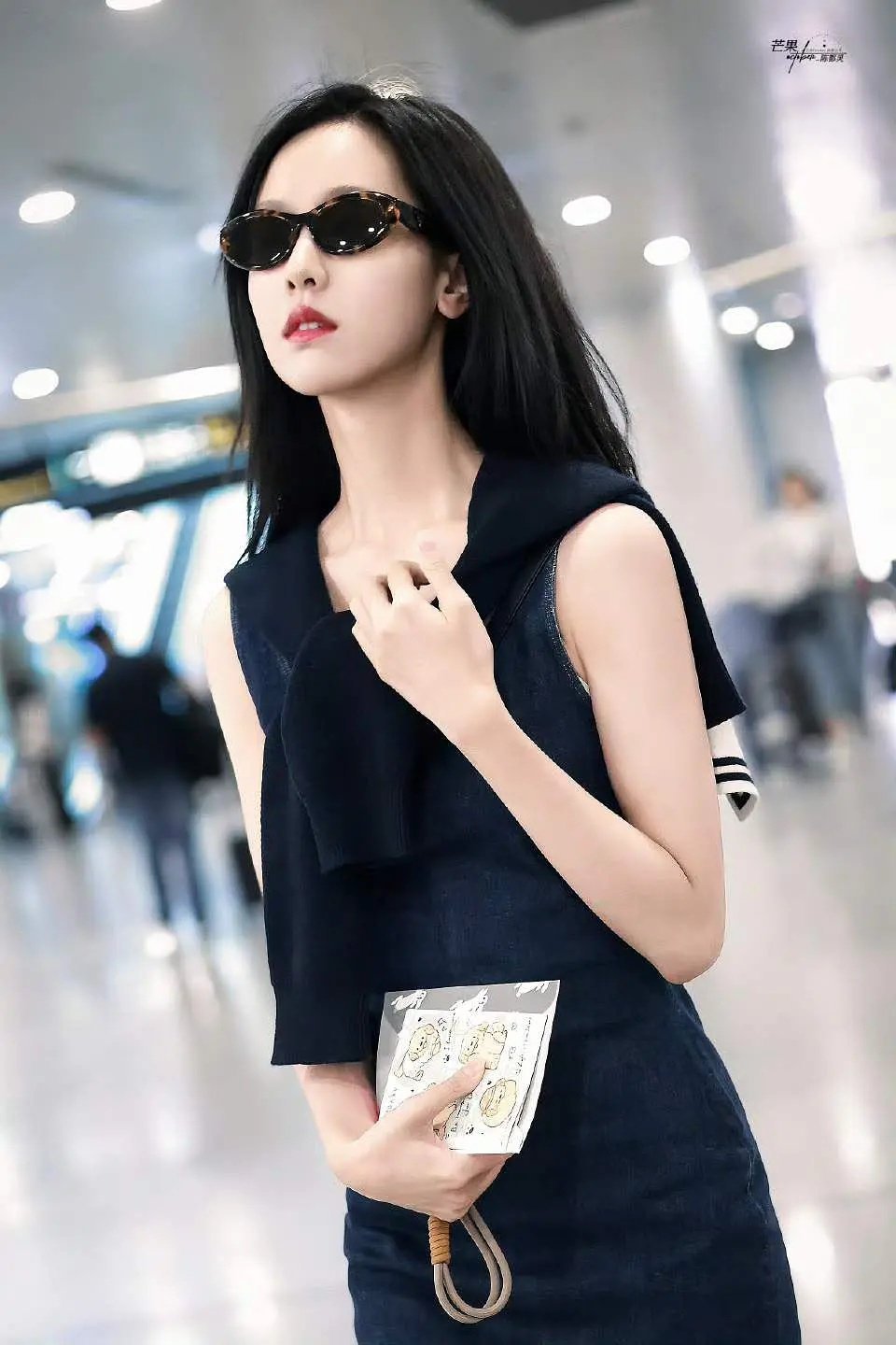 陈都灵戴上眼镜确实高级了 ​​​