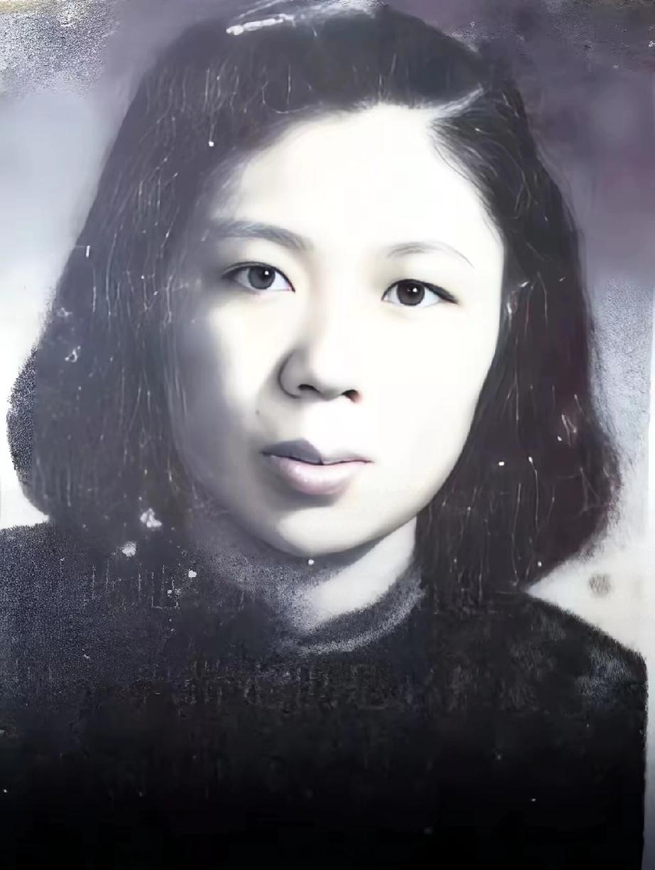 那个年代的爱情有多坚韧？酷刑也无法撼动的信念！

1949年的台湾，
街头笼罩着