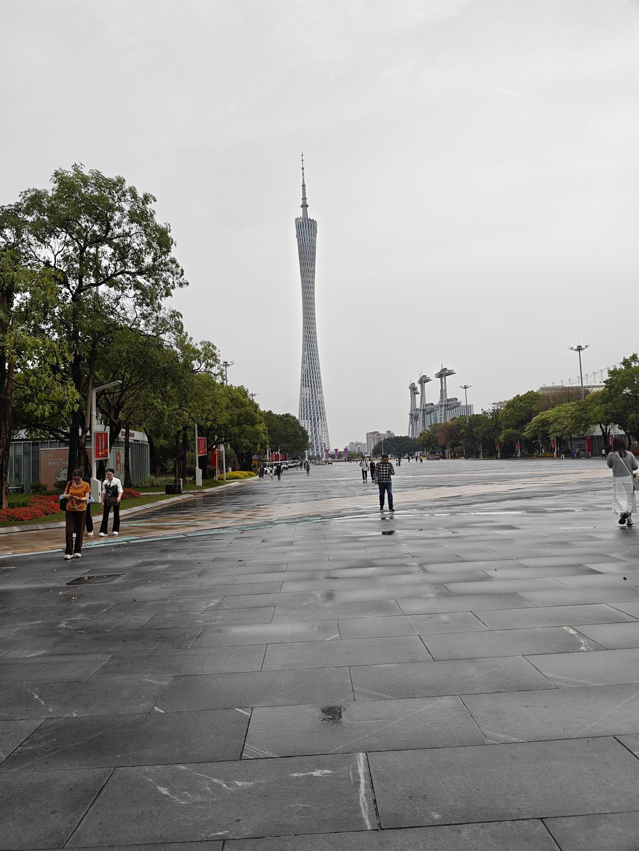 在这种情况下，重视企业文化，是因为跟风，而不重视的原因大概有几个。
一是觉得企业