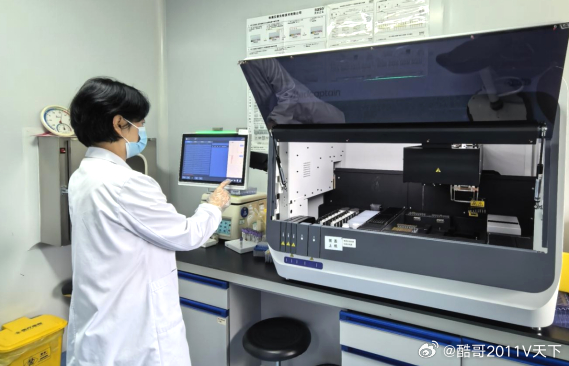 房县 告别“手工时代” 房县妇幼引进“智慧验血”新设备十堰爆料 房县新闻网讯 通
