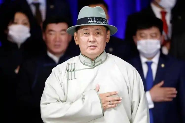 蒙古国以为甩开中国，抱上西方矿业巨头的大腿，就能躺着数钱。结果折腾了一大圈才发现