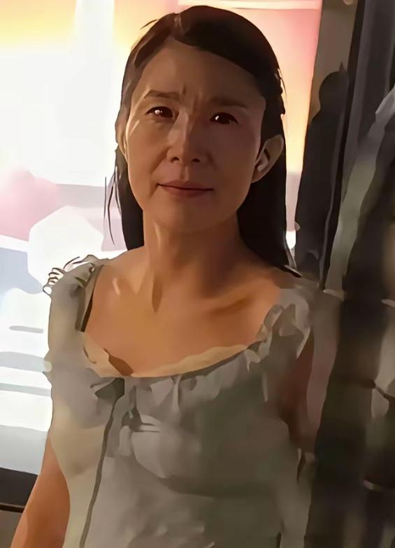 大家可不可以换个角度想问题。有人说，这女的在机场对大头紧追不舍，要加微信，惹得大