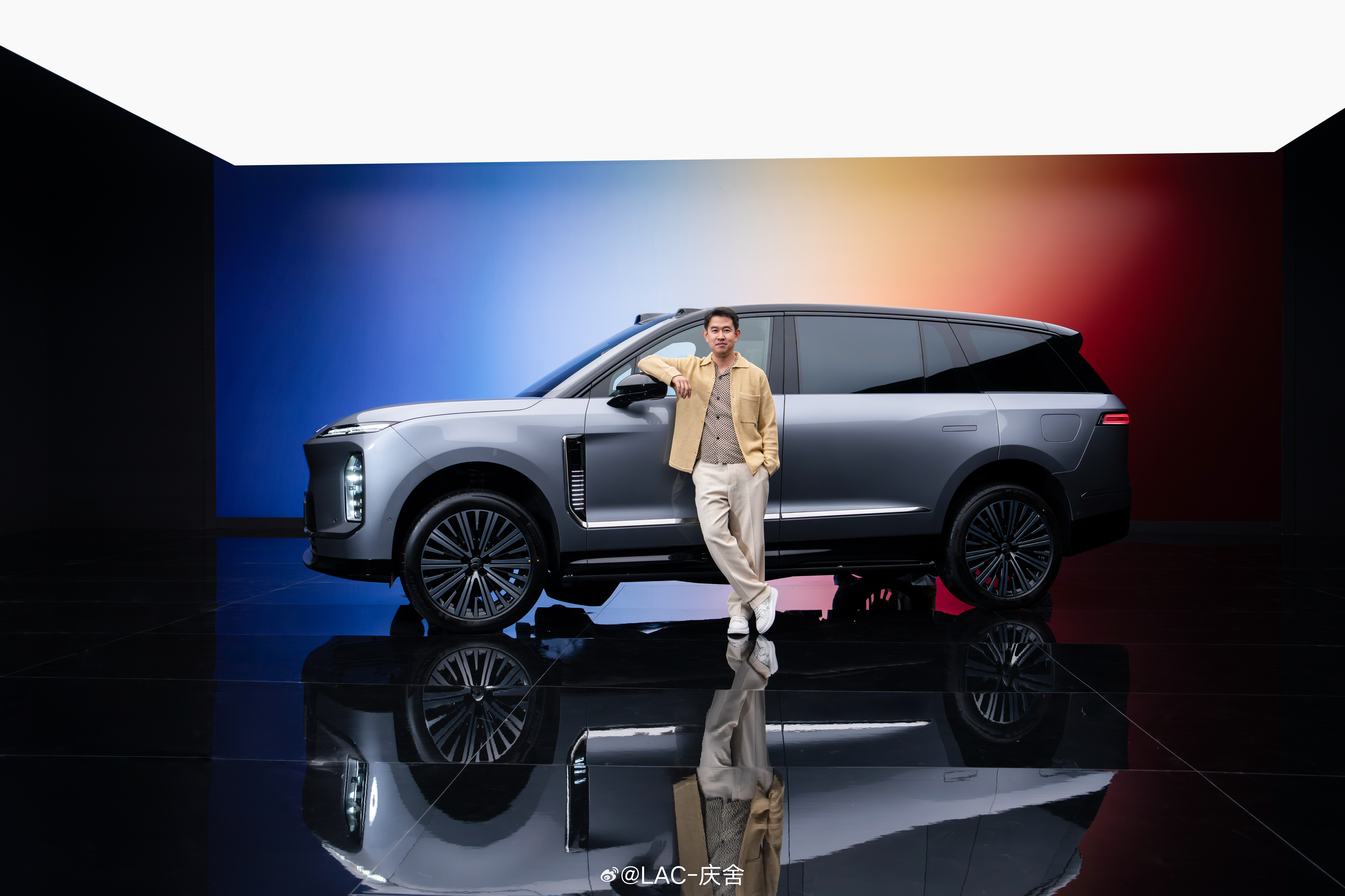 能让1米8大汉显得娇小的车不多蔚来es9 算是一个