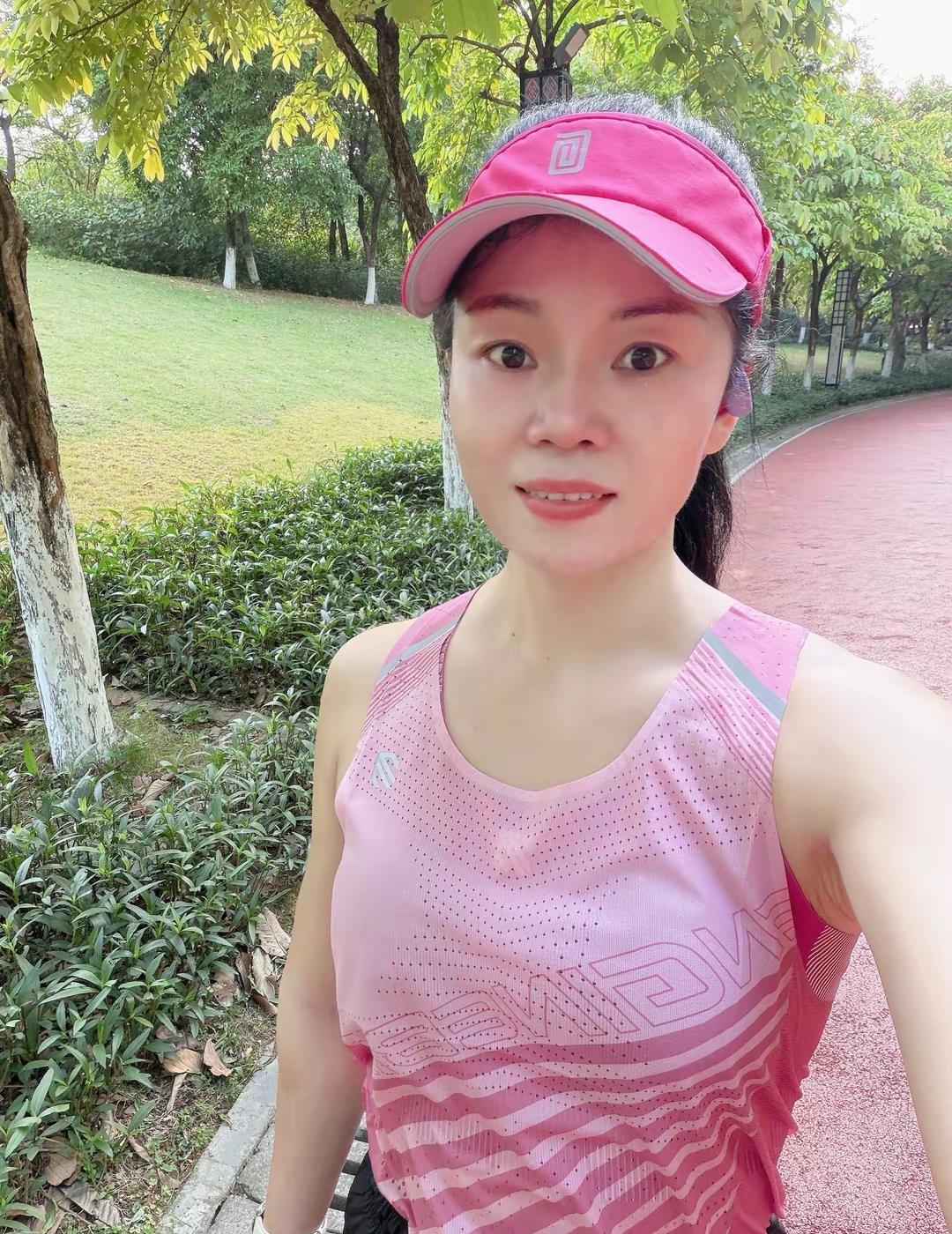 人总要见过世事动荡，才懂得珍惜眼前的安稳，别嫌日子平淡沉闷，那不是平庸，是岁月静