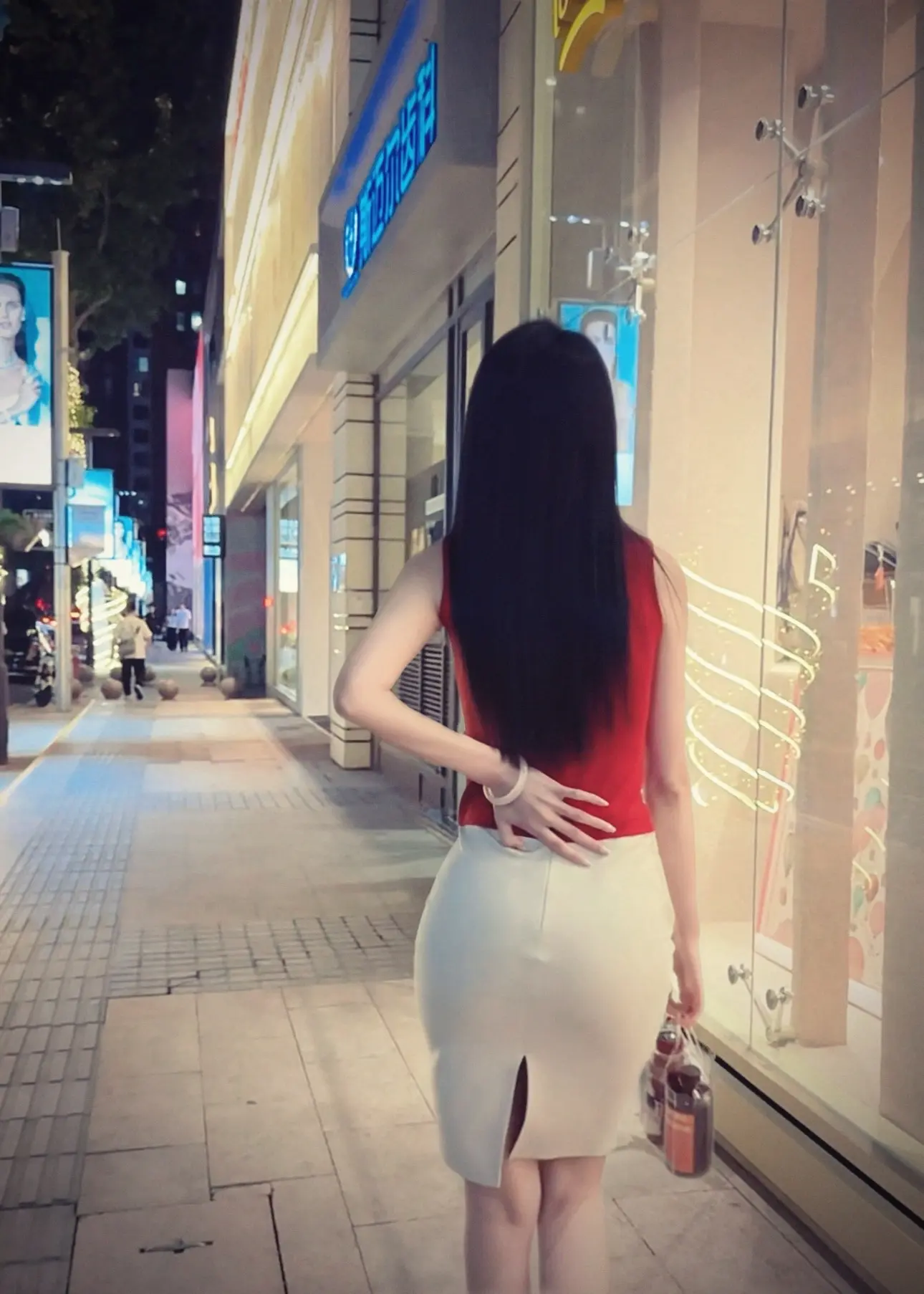 总想要透过你眼睛。