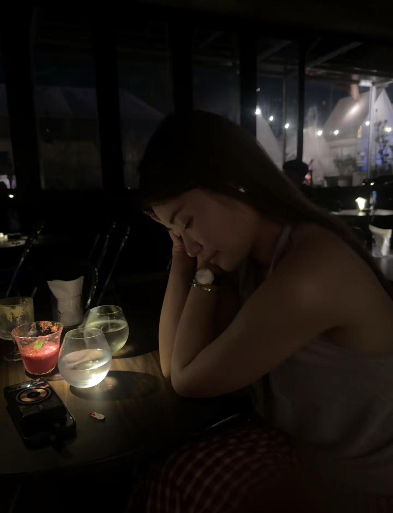 微醺 把生活调成自己喜欢的频道，安静，自在，松弛，就很好… 驻足享受无法复刻的瞬