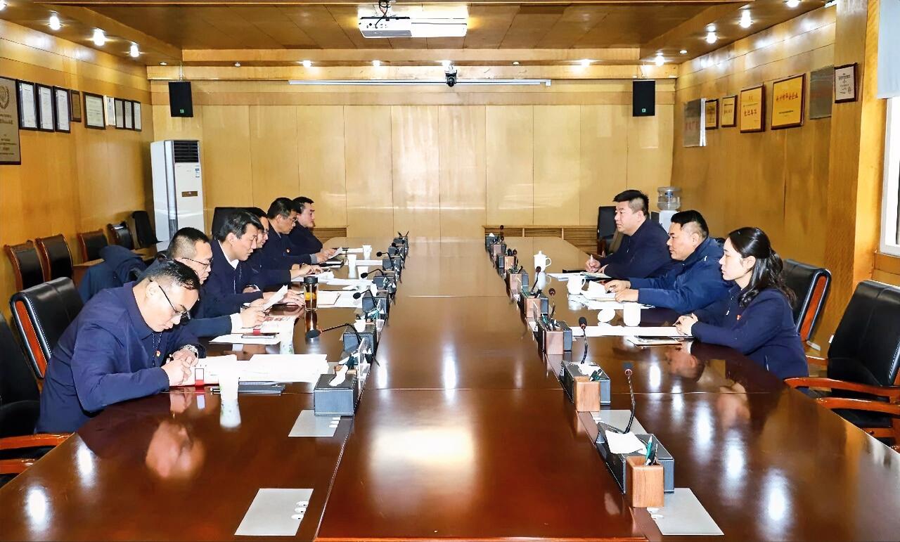 12月12日，徐州国源集团党委委员、纪委书记戴传东率巡学旁听小组对铁矿集团党委理