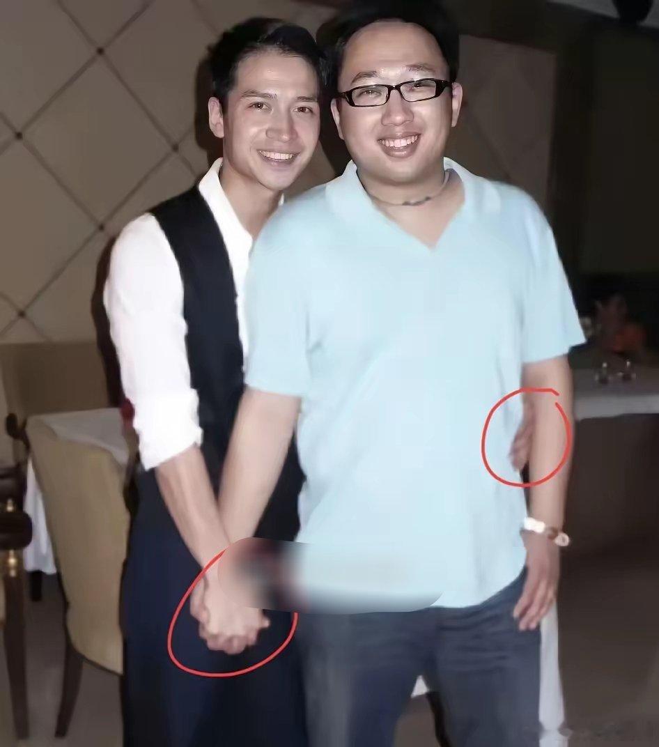 原以为于正是单相思，万万没想到何晟铭和他是“双向奔赴”啊！​于正装病的小花招成功