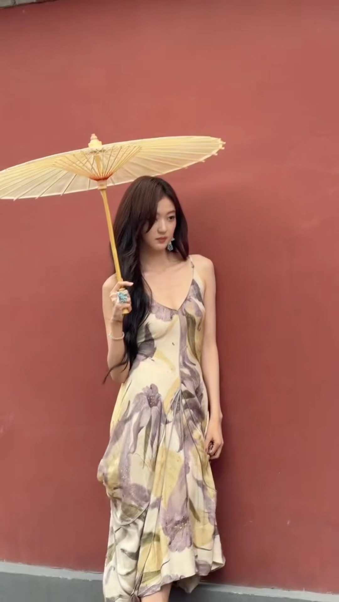 遇到千千在西安拍摄[期待][期待]新中式的感觉好有女人味啊…完全妈咪[捂嘴哭]孙