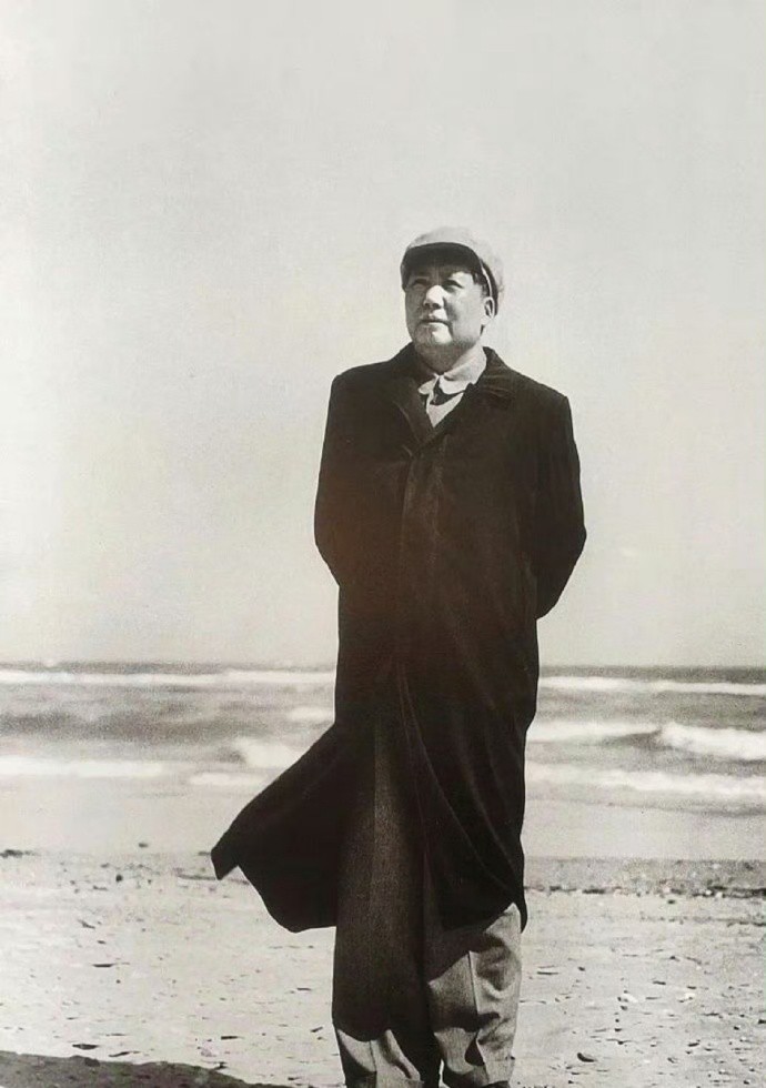 今日建党105周年，饮水思源，永世铭记，致敬毛主席。必须给伟大的毛主席狠狠点赞?