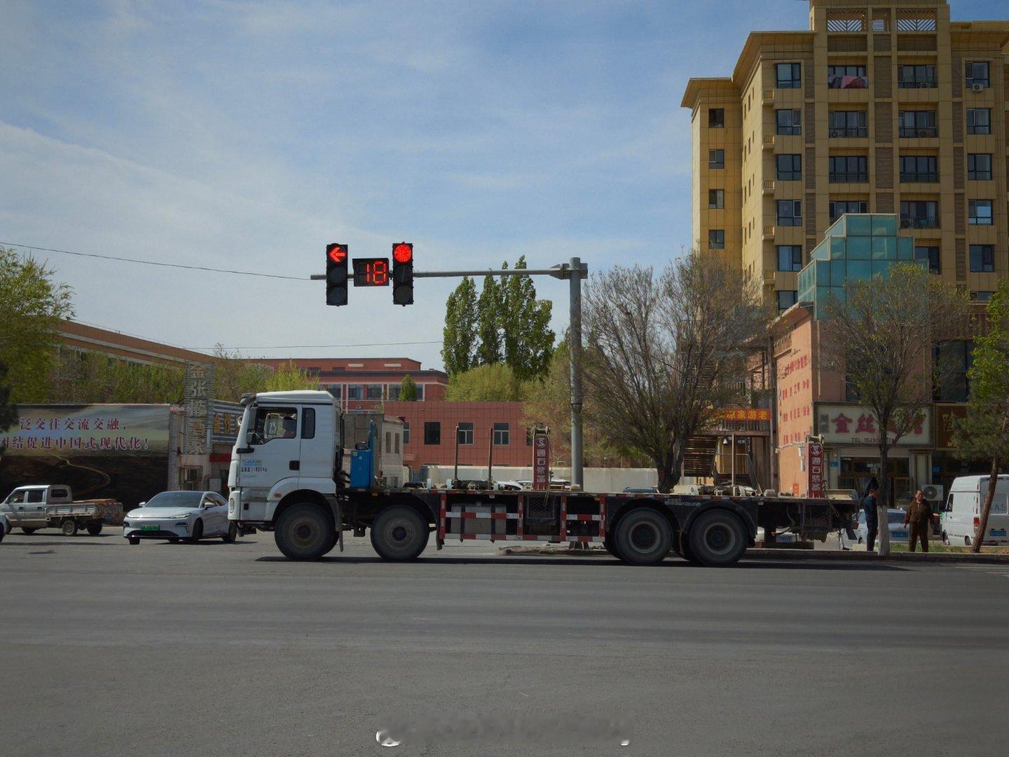 我好像有点偏离主题，but anyway... 克拉玛依·乌尔禾国际文旅度假区.