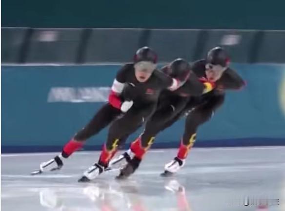 米兰冬奥会中国再添两牌 速度滑冰男团摘铜 谷爱凌获银
米兰冬奥会传来捷报！中国队
