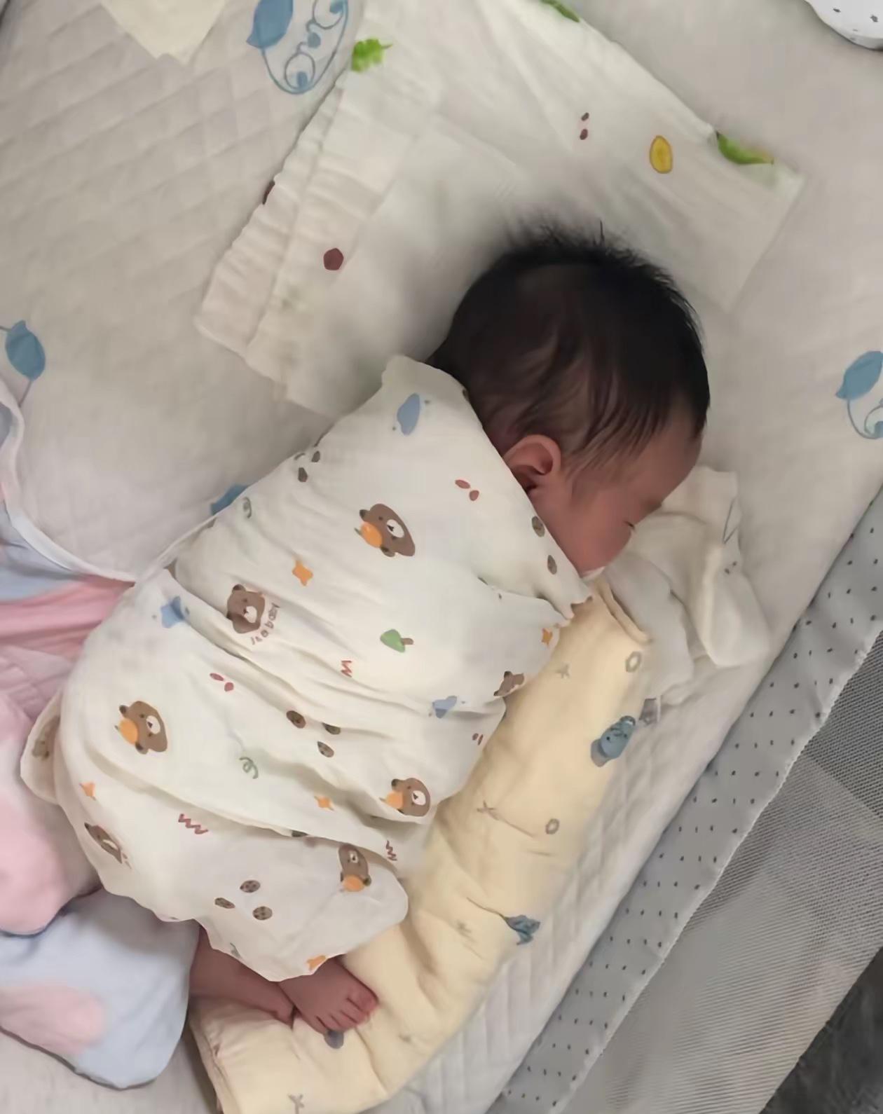 陕西这件事，看得人怒火中烧。
妻子拼尽全力生下女儿，因羊水栓塞离世，尸骨未寒，丈