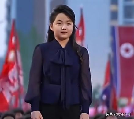 第一女儿3年时间变化很大。

 ​​​3月19日，金正恩观摩步兵和坦克兵部队协同