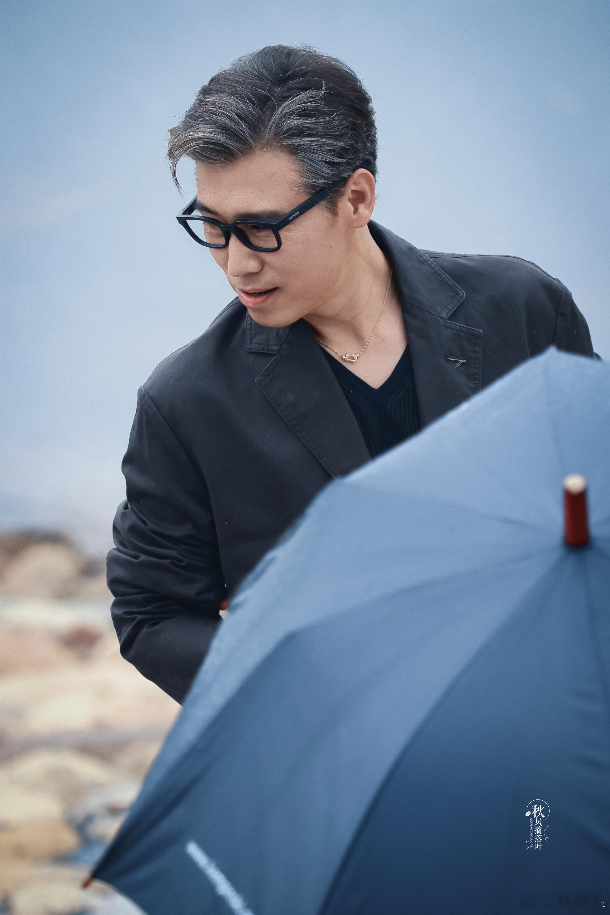 李乃文离了五哈外面雨更大 李乃文说北影节水带财北京国际电影节瓢泼大雨也挡不住气场