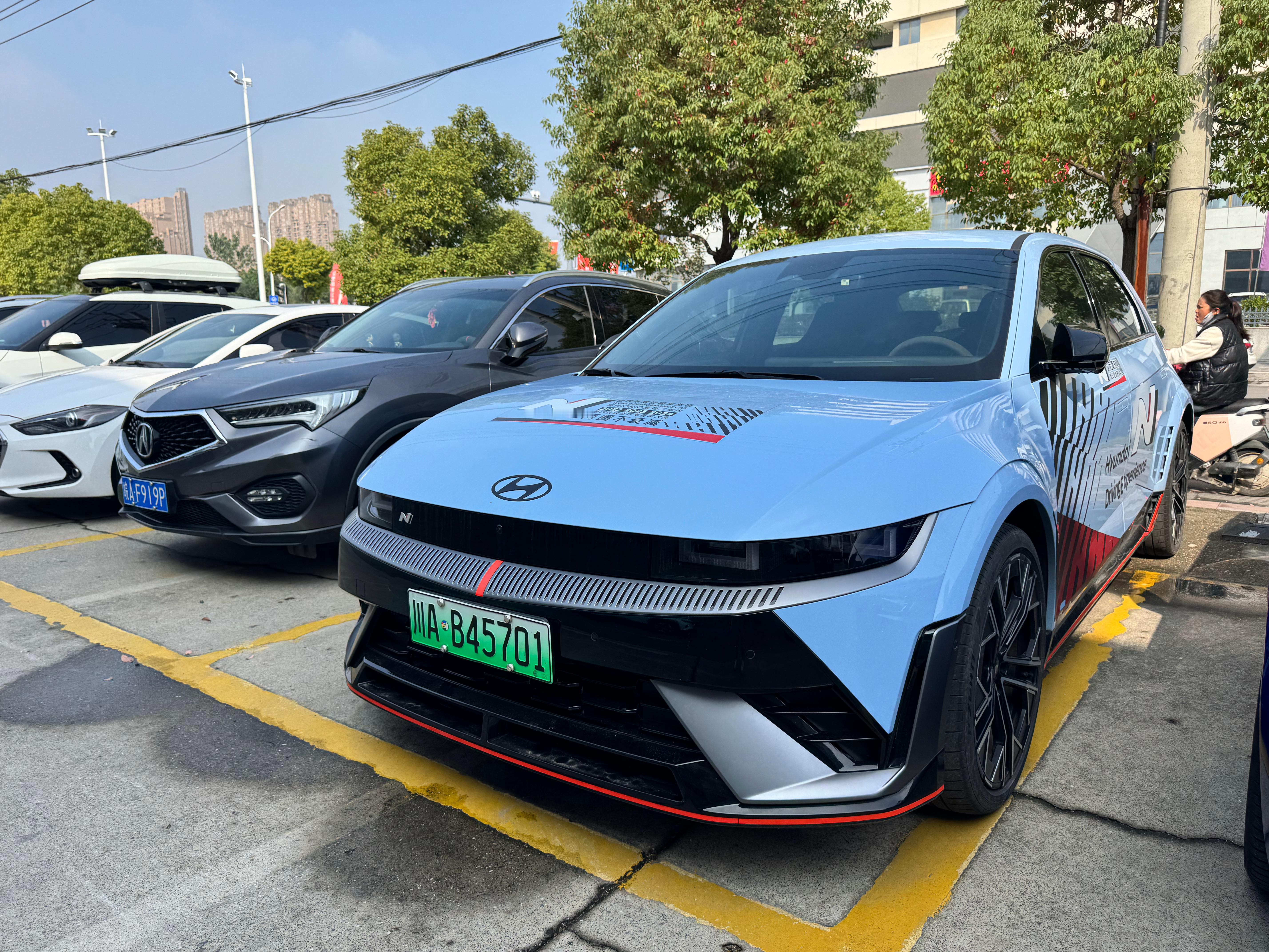 北京现代IONIQ 5  N，我愿称之为一款极致的性能电动小钢炮！650匹最大马