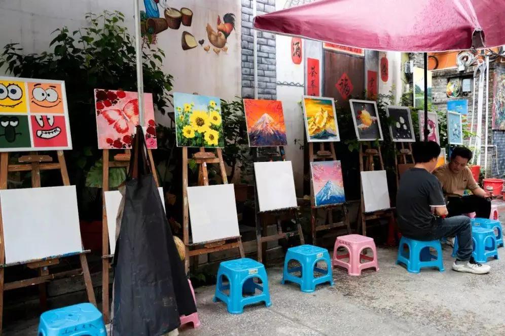 中国两个小城，靠画画年入90亿！
 
你敢信吗？不是北上广深，也不是艺术之都，两