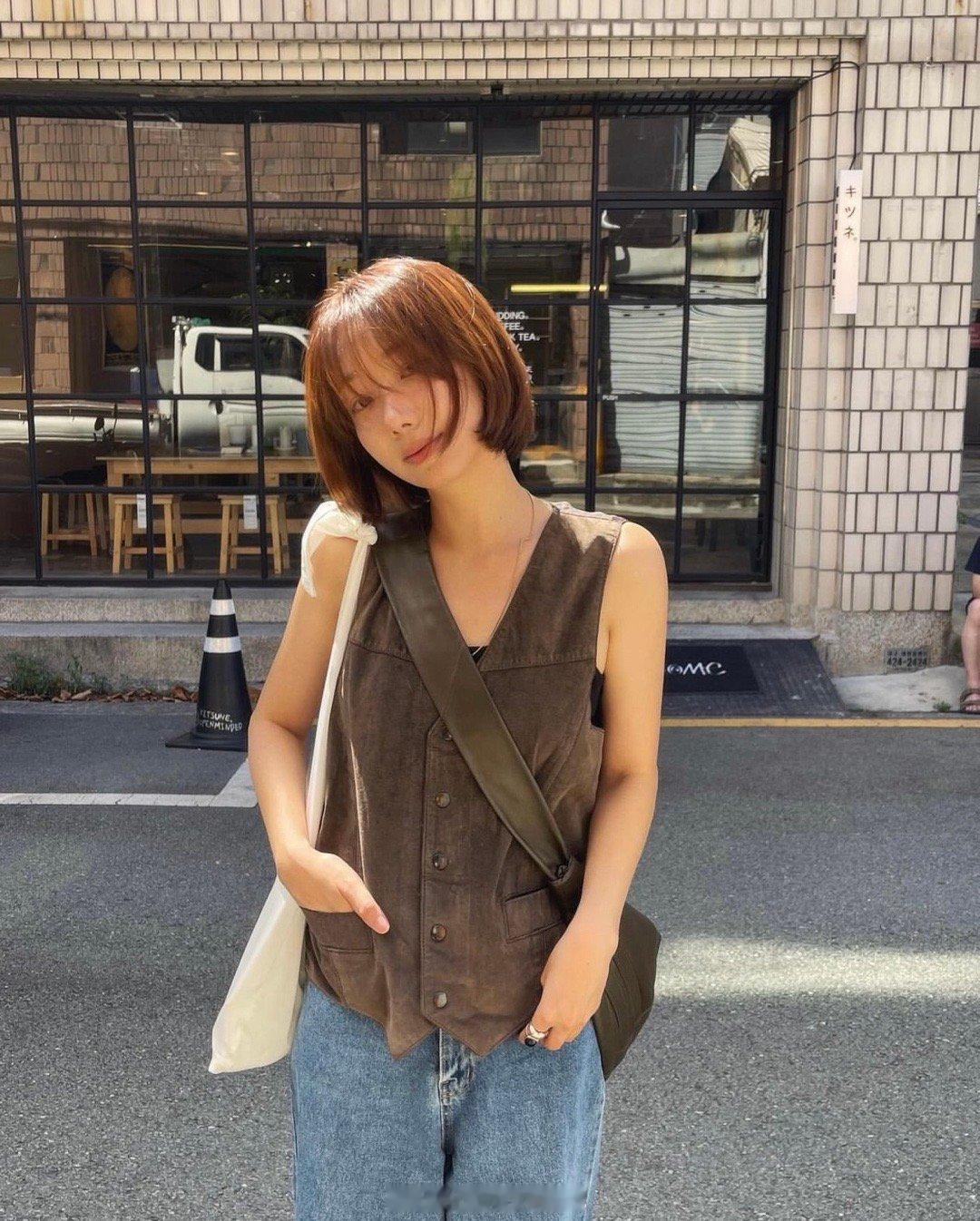 #穿搭分享# 连续更新第2210天一组韩国女生日常搭配休闲控的姐妹们看看#超能新