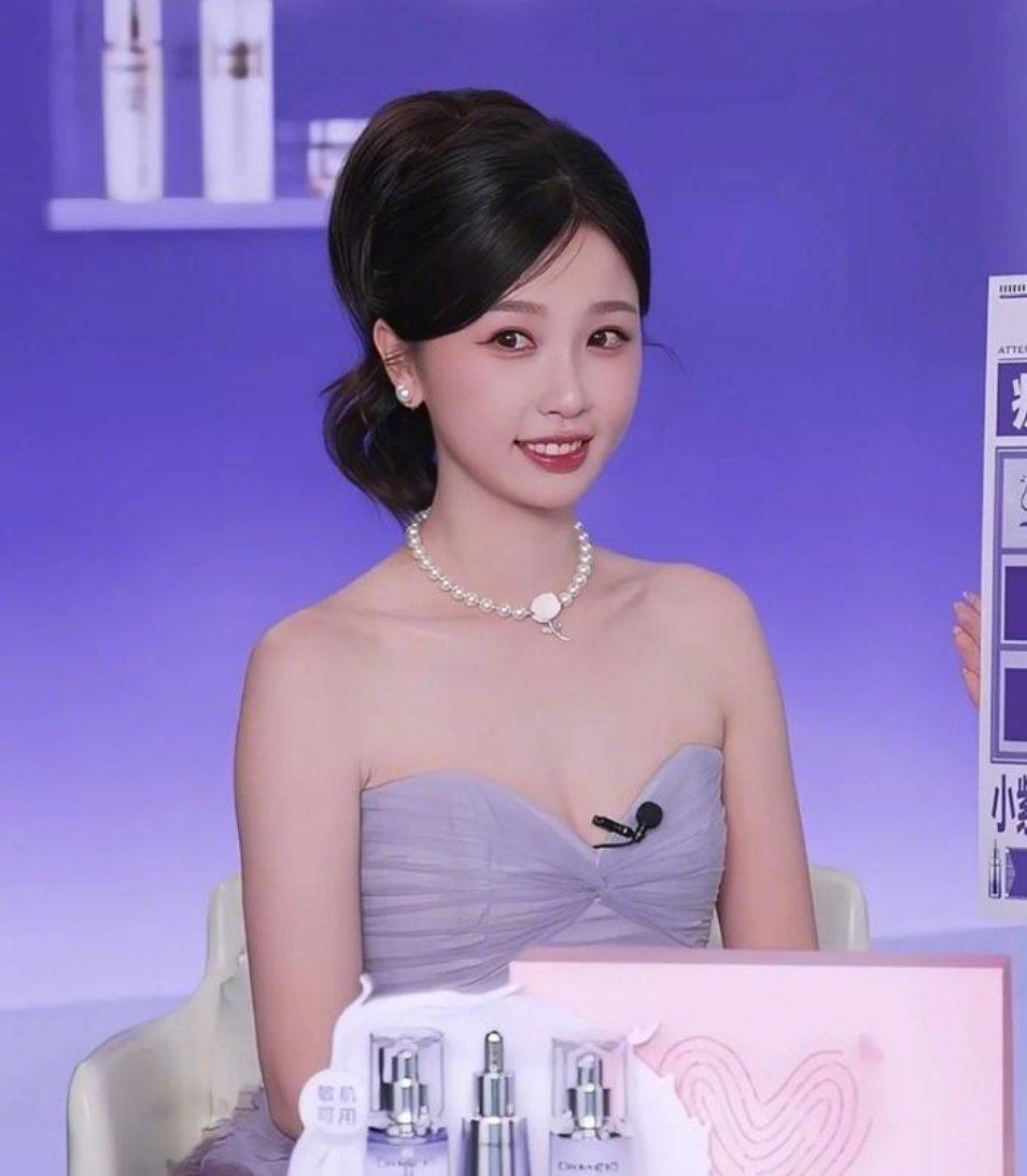  网红刘琳琳回应虞书欣空降轩森森直播间 一个直播间小特效，虞书欣莫名被拉来当素材