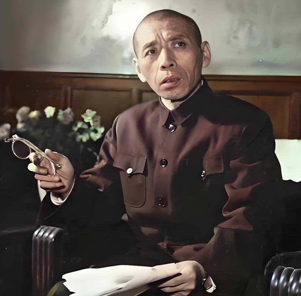 你知道京剧花脸的天花板是谁吗？
说起京剧花脸，就绕不开一位大师，他就是裘盛戎。