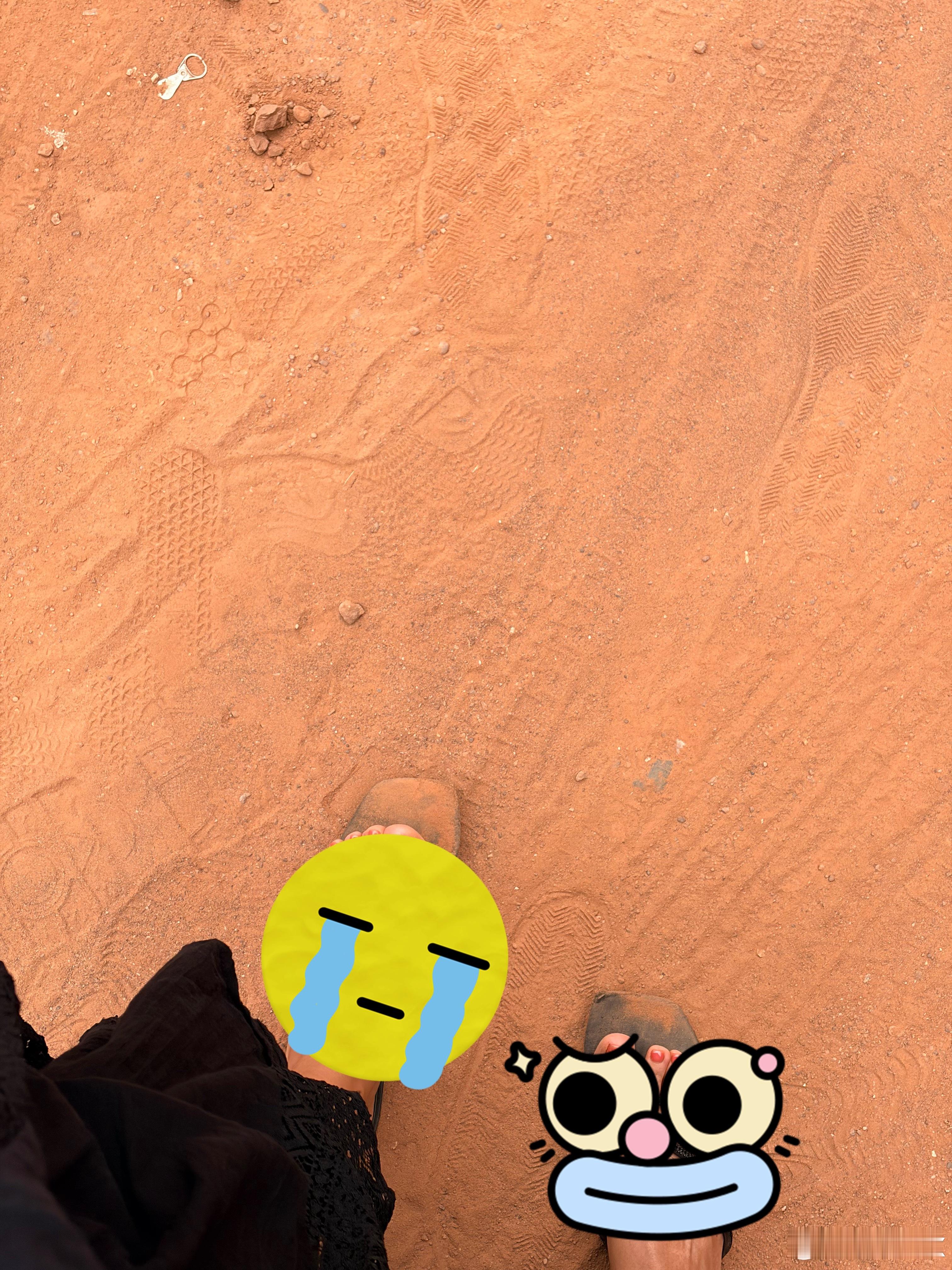 红山谷真的太出片了就是美丽的背后 战损一双鞋 