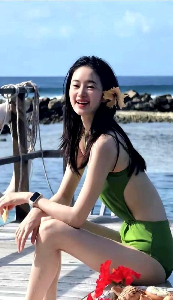 撕碎内娱工业糖精的假象，只需一句牛耕地。
 
镜头前，王天辰坦言拍亲密戏情绪爆发